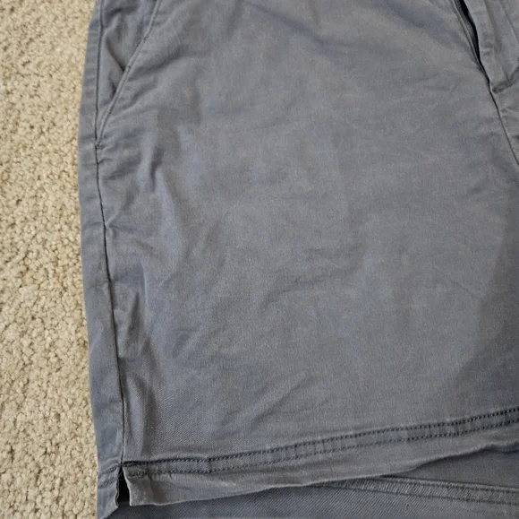 Magellan Outdoors Women's Size 18 Gray Shorts with Pockets - Picture 2 of 14